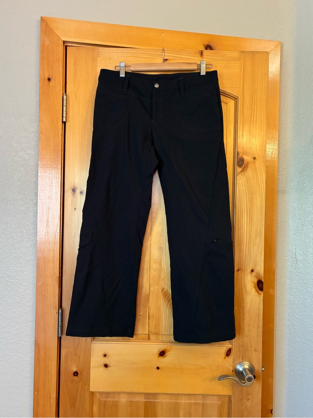 Athleta Black Womens Cargo Pants — Active Fit